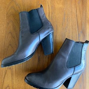 EUC Frye Tate Chelsea boot 9